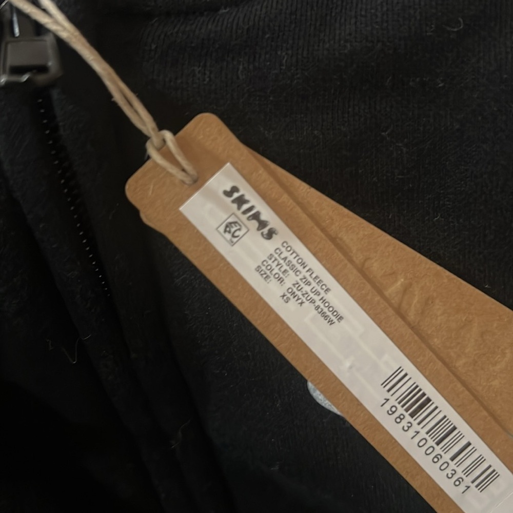 SKIMS Cotton Fleece Cropped Zip-Up Hoodie – Barley & Onyx – NWT - Picture 8 of 8
